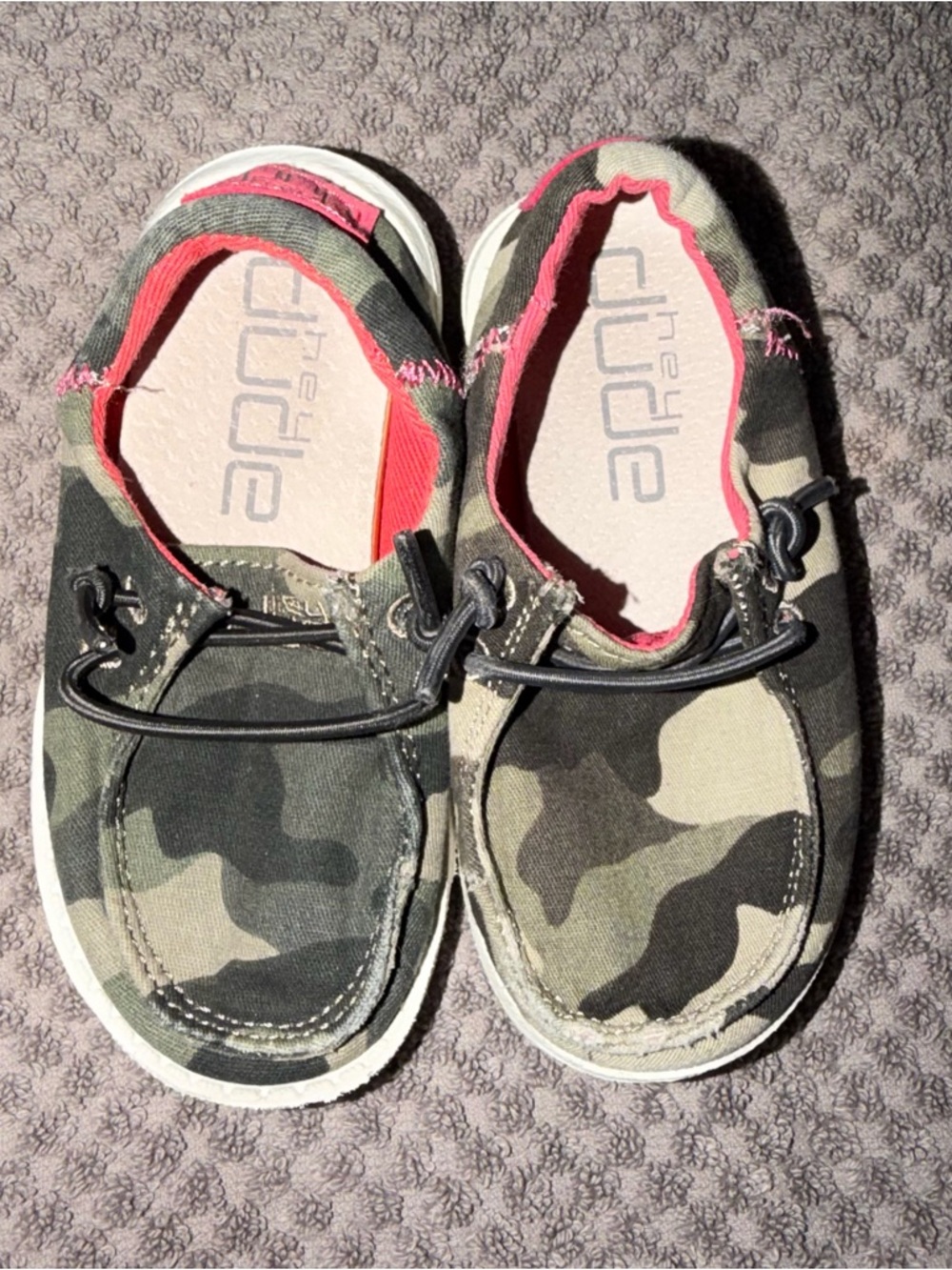 Girls Hey Dude Camo Slip-On Sneakers with Pink Trim size 7